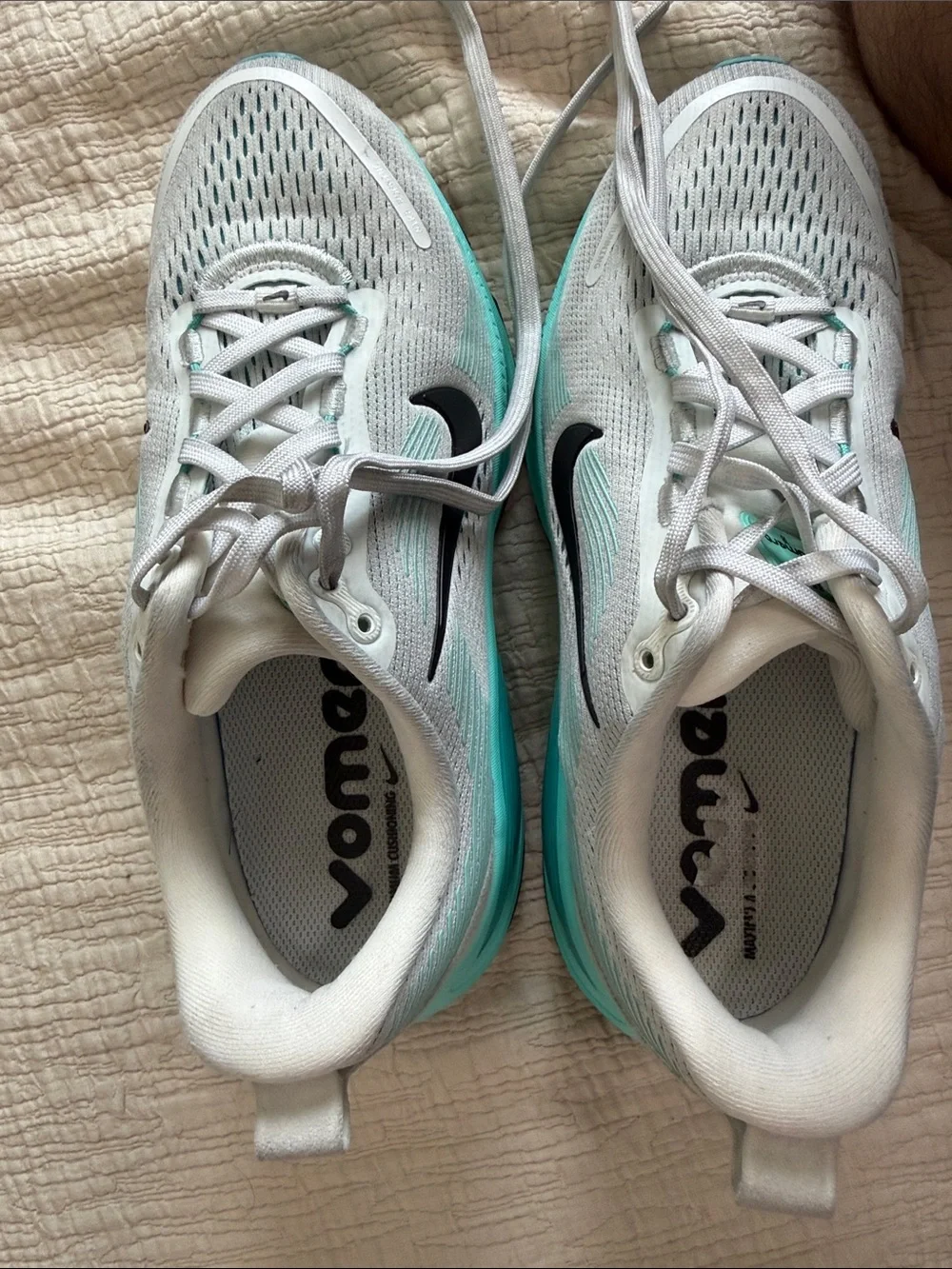 Nike Vomero 18 Light Gray & Teal Girls' Sneakers with Black Swoosh